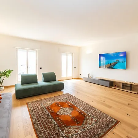 De Life Exclusive Apartment *