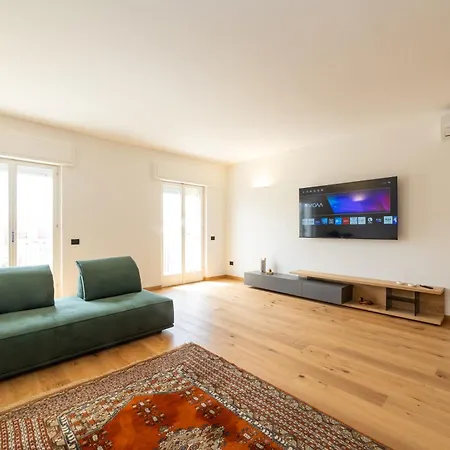 De Life Exclusive Apartment *